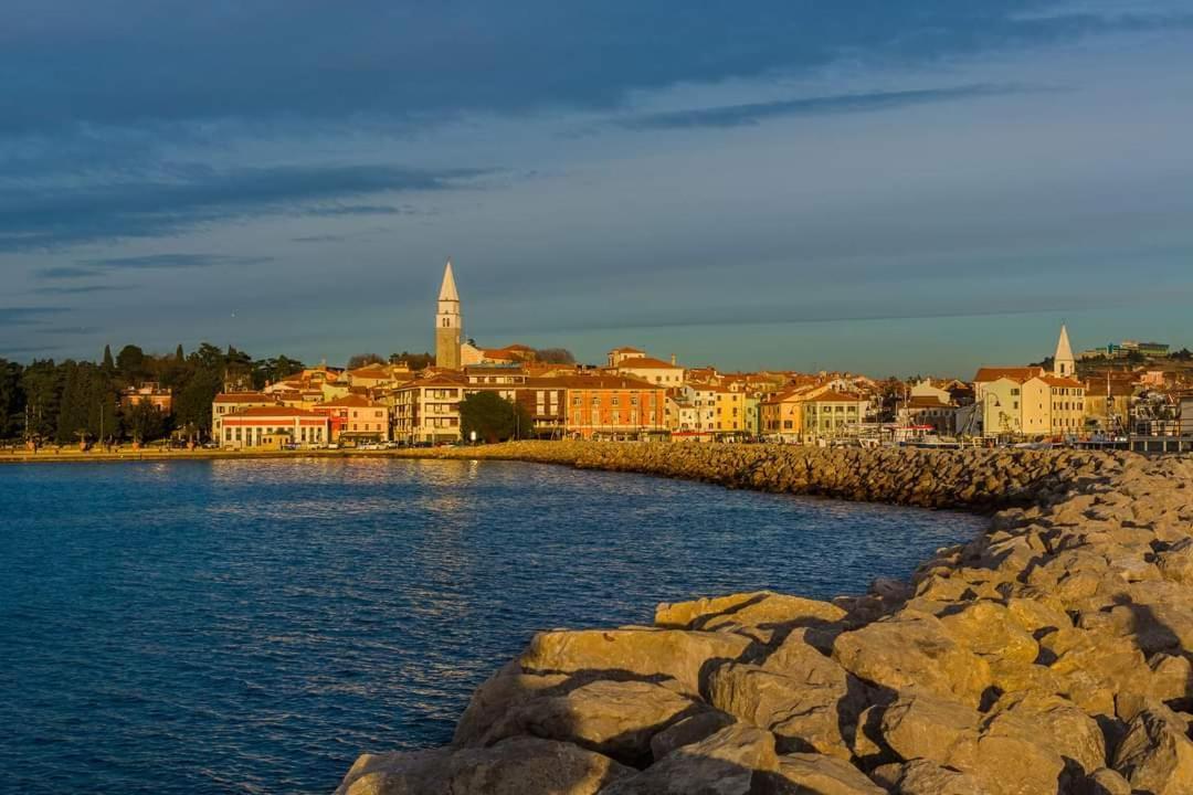 Apartmaji Soncek Izola Eksteriør bilde